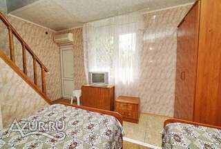 Гостиница Гостевой Дом 777 Ольгинка Двухместный номер с 2 отдельными кроватями и душем-3